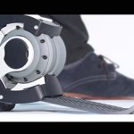 プロフェッショナル ロボット義足 遠藤謙  プロフィール/高校の後輩の足切断がキッカケでMITでバイオニクス義肢を開発10月31日